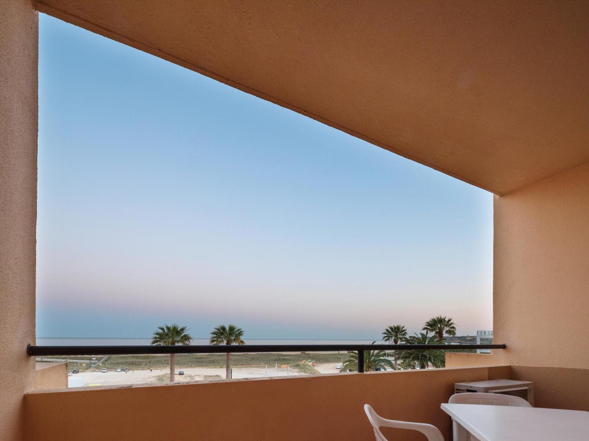 Studio with Sea View (2 Adults + 2 Children)
